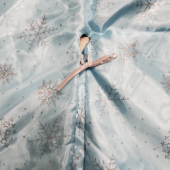 Tree Skirt - Picture 9 of 10